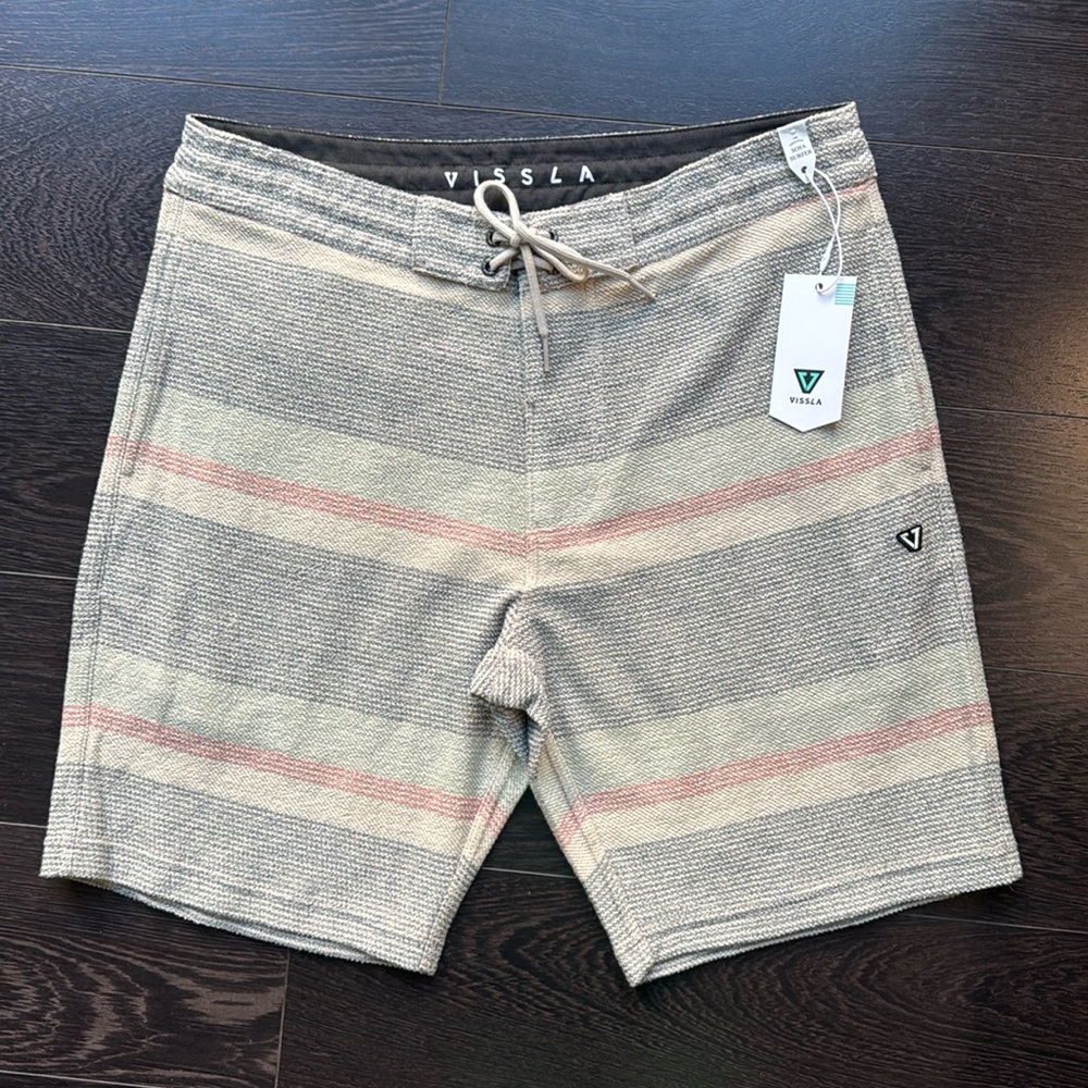 VISSLA Men's Athletic Shorts - Gray and Pink